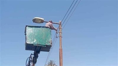 المنيا.. حملات دورية لصيانة أعمدة الإنارة والكشافات القرى والمدن