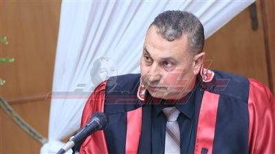 منح الباحث شريف هيكل درجة الماجستير في إدارة الأعمال بتقدير امتياز