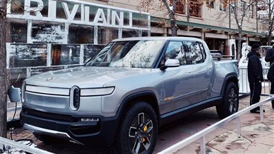 وصلت مصر .. كل ما تريد معرفته عن سيارة ريفيان R1T الكهربائية 