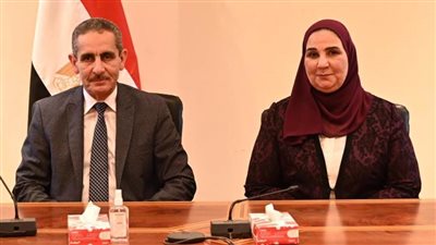 القباج ومحافظ الغربية يوقعان عقد تمليك مقر لبنك ناصر في طنطا