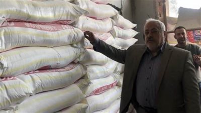 ضبط 2 طن دقيق و500 لتر زيت مجهول المصدر خلال حملات رقابية بالشرقية 