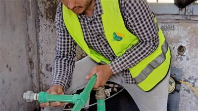 مياه سوهاج تجرى مراجعة وصيانة لـ321 منظومة شبه وكلور بمحطات المياه    