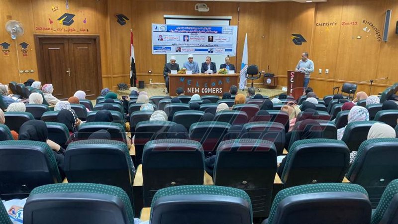 خلال الندوة