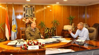 محافظ أسيوط يشدد على توفير السلع الغذائية بأسعار مناسبة استعدادًا لعيد الفطر المبارك 