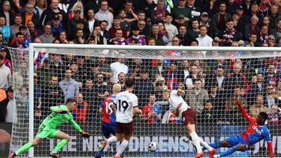 مانشستر سيتي يفوز على كريستال بالاس 2/4 في الدوري الإنجليزي الممتاز