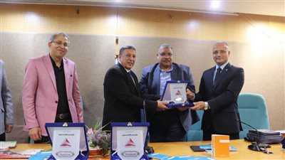 وكيل تعليم البحيرة يكرم المشاركين بمبادرة 