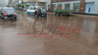 كسح مياه الأمطار بشوارع وميادين كفر الشيخ