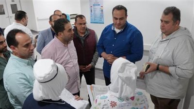 رئيس الرعاية الصحية في جولة مسائية بمستشفيات القناة