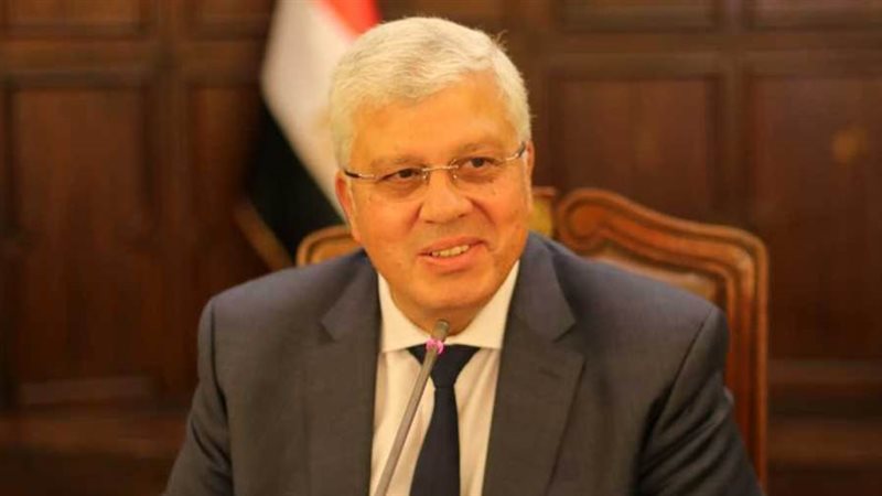 الدكتور أيمن عاشور