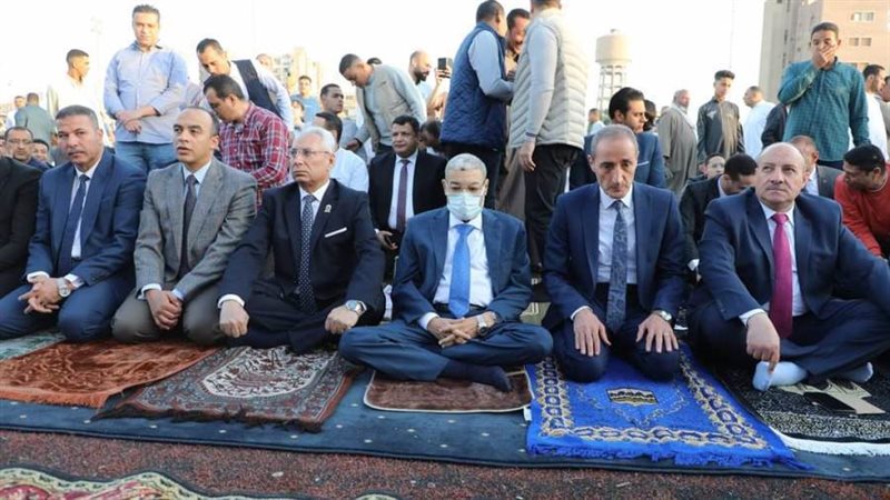 محافظ المنيا يؤدي