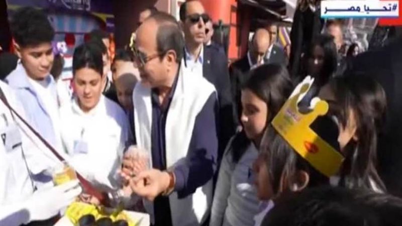 الرئيس السيسي يقدم