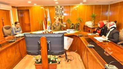 محافظ أسيوط يستعرض الموقف التنفيذي لمشروعات المرحلة الأولى من 