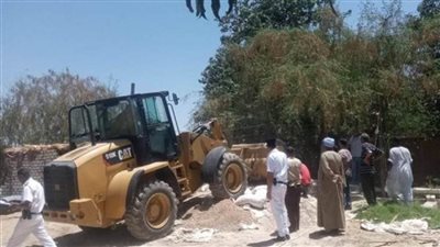 محافظ أسوان يوجه الوحدات المحلية إلى مواصلة جهود إزالة التعديات ورفع الإشغالات