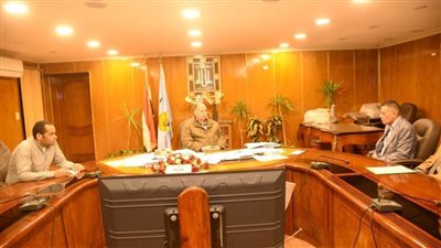 محافظ أسيوط: تقديم الدعم لتوفير المساعدات للأسر الأكثر احتياجًا