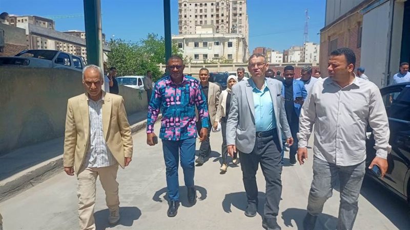 جانب من زيارة سفير