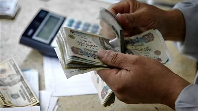 عاجل | «العمل» تكشف آخر موعد لتطبيق الحد الأدنى للأجور في القطاع الخاص