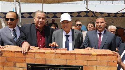 محافظ المنيا يضع حجر أساس مشروع موقف إقليمي بتكلفة 287 مليون جنيه