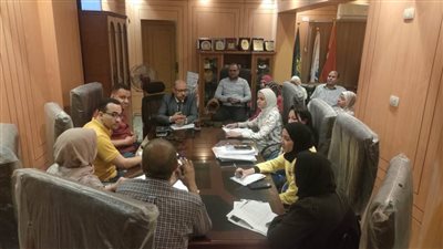 وكيل صحة أسيوط يعقد اللقاء الأول لرؤساء فرق المعايشة بالمستشفيات لاستمرار عمل الإعاشة لمدة شهر