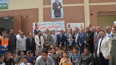 محافظ أسيوط يتفقد مجمعي خدمات قرية بني عديات بمنفلوط