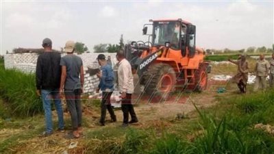 إزالة التعديات على الأراضي الزراعية بالحامول في كفر الشيخ 