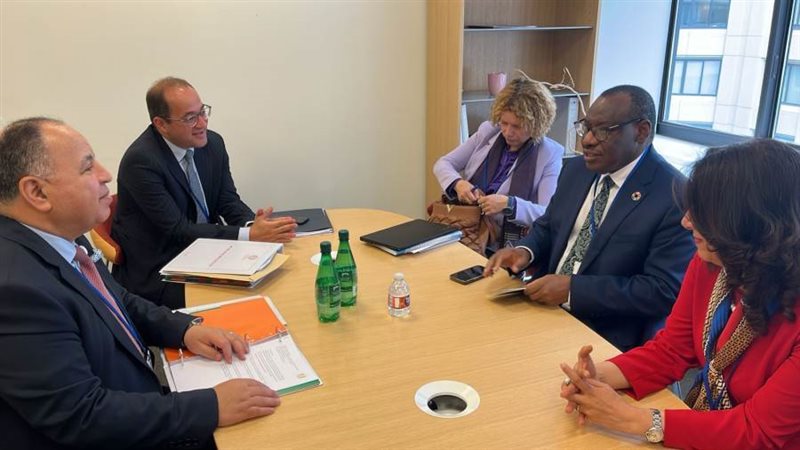 وزير المالية خلال