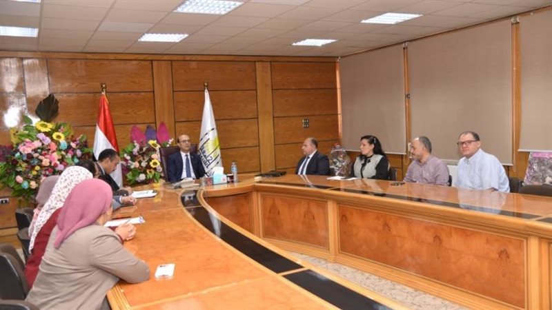 جانب من اجتماع رئيس