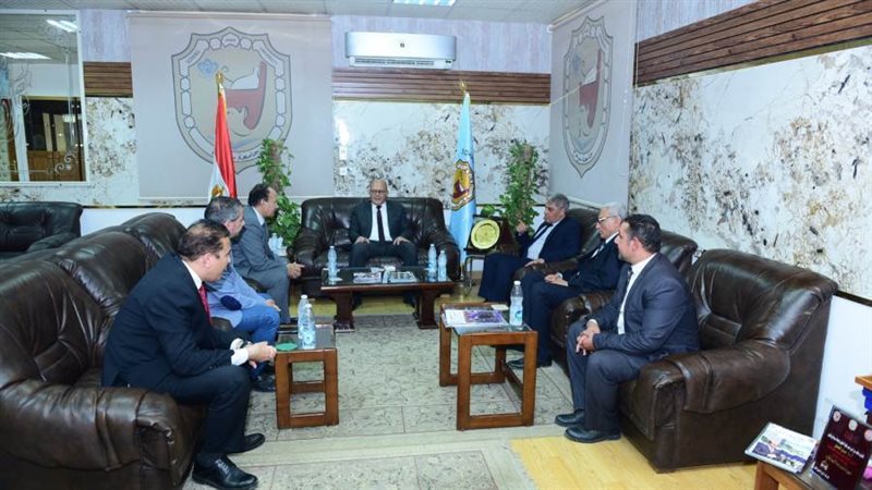 وفد لجنة قطاع علوم