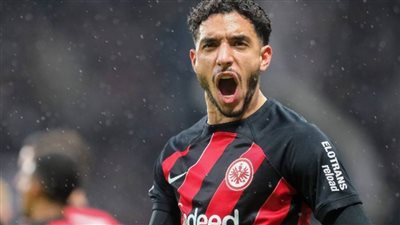 مرموش يقود فرانكفورت للعودة للانتصارات أمام أوجسبورج بالدوري الألمانى