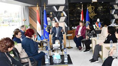 محافظ أسوان ووفود القومي للمرأة والخارجية والاتحاد الأوروبي يشهدون الخدمات والبرامج المقدمة للمرأة الأسوانية