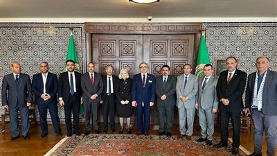 رؤساء اتحادات الكتاب والأدباء العرب يدينون اختراق النظام الاساسي ويتمسكون بقيادة عبدالهادي