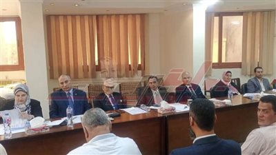 إجراء المقابلات للتجديد للمكلفين لوظائف الإدارة المدرسية بكفر الشيخ 