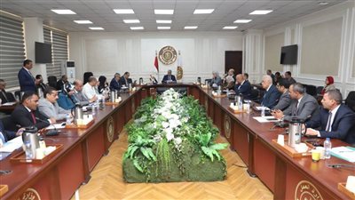 وزير العمل يلتقى مديري مديريات العمل بالمحافظات