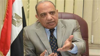 عصمت: شركات الصناعات الدوائية تلقى اهتماما بالغا لما تتميز به من فرص استثمارية واعدة