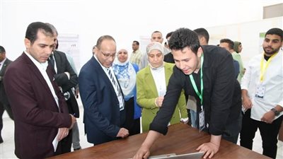 190 مشاركًا في النسخة الأولى من مؤتمر البحوث الطلابية بكلية العلاج الطبيعي جامعة قناة السويس