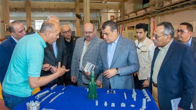 وزير الإنتاج الحربي في زيارة مفاجئة لشركة 