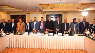 انتخاب عبد الفتاح إبراهيم أمينا عاما للاتحاد العربي لعمال الغزل والنسيج