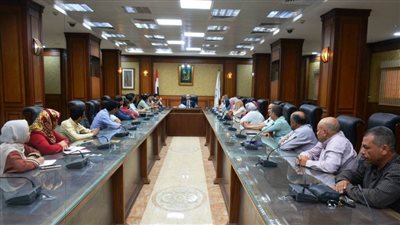 نائب محافظ سوهاج يعقد الاجتماع الدوري لوحدة ميكنة أصول أملاك الدولة 