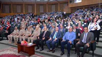 رئيس جامعة أسيوط وقائد الدفاع الشعبي يشهدان الندوة التثقيفية 63 