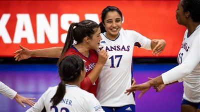 منافسة بين الأهلي والزمالك على ضم لاعبة منتخب الطائرة 