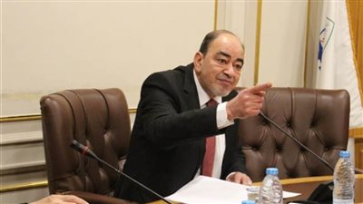 رئيس شعبة المستلزمات الطبية : نتطلع إلى حلول مع ممثلى الغرف التجارية حول الأجور 