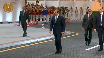 الرئيس السيسي يصل مقر البطولة العربية العسكرية للخيول بالعاصمة الإدارية