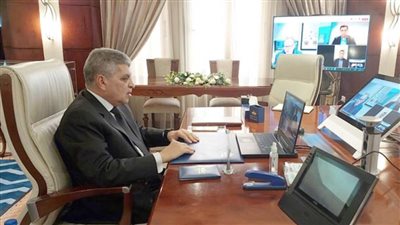 رئيس هيئة قناة السويس: حريصون على فتح آفاق جديدة للتعاون وتوطيد العلاقات مع كوريا الجنوبية