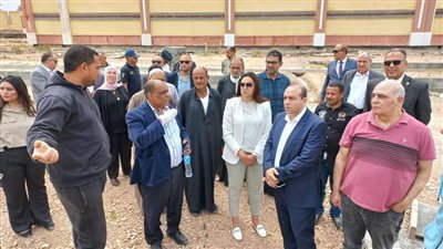 نائب محافظ البحيرة تبحث مع الصيادين وتجار الأسماك معوقات الصيد واحتياجاتهم