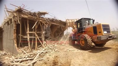 تنفيذ الإزالات الفورية من المهد ومصادرة مواد البناء بكفر الشيخ