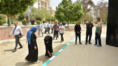 طلاب جامعة أسيوط يشاركون في التحول الأخضر وتجميل الحرم الجامعي 