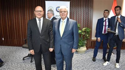 رئيس جامعة سوهاج يشارك في الاجتماع الدوري للمجلس الأعلى للجامعات  