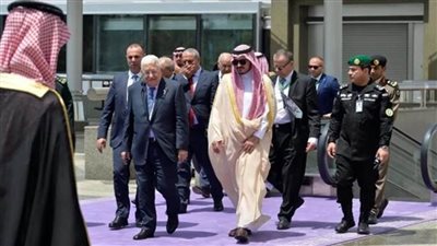 الرئيس الفلسطيني يصل إلى السعودية للمشاركة في المنتدى الاقتصادي العالمي
