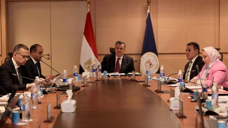 وزير السياحة خلال