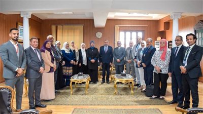 رئيس جامعة بني سويف يستقبل لجنة المراجعة الخارجية لاعتماد ثلاثة برامج بالعلوم