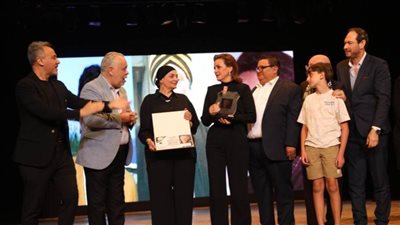 نجوم الفن يشاركون في تكريم اسم الفنان أشرف عبد الغفور بـ